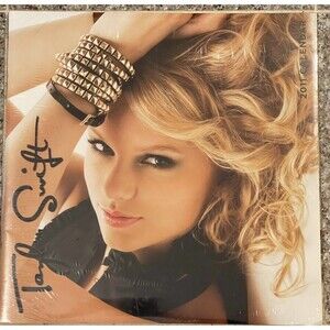 Taylor Swift 2011 Calendar Mint Condition Brand New & Sealed